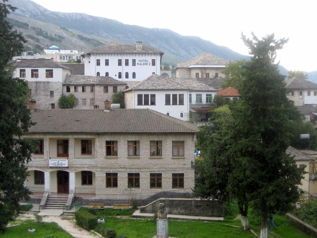 Stone City Hostel Gjirokastër Dış mekan fotoğraf